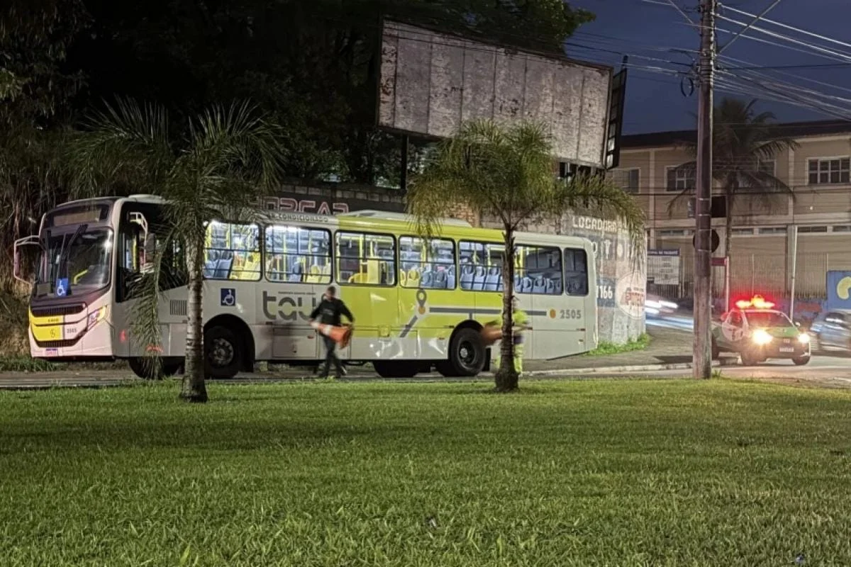 Menino de 10 anos morre após colisão entre bicicleta e ônibus em Taubaté